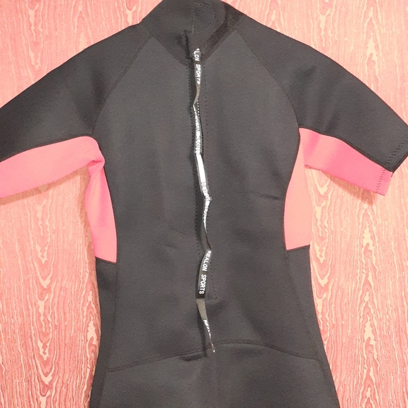 NWOT REALON WETSUIT UNISEX SIZE XL SHORT SLEEVE HALF SHORTS SURFING SWIM WATER - Picture 4 of 7